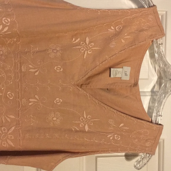 Embroidered linen dress - Picture 3 of 3